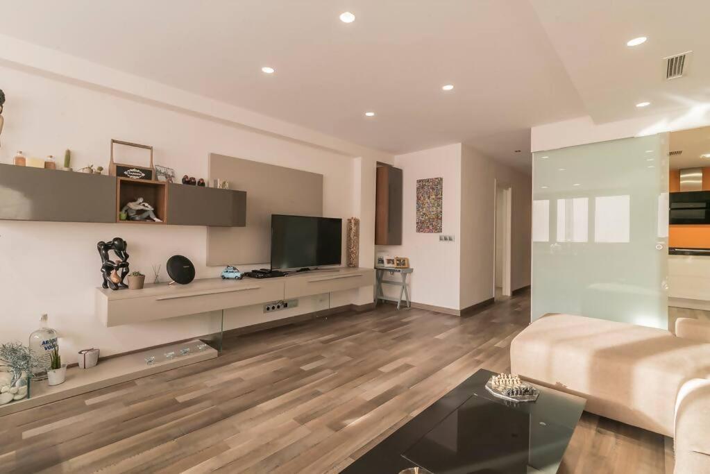 Centrico Y Reformado Con Estilo Apartment Valencia Luaran gambar